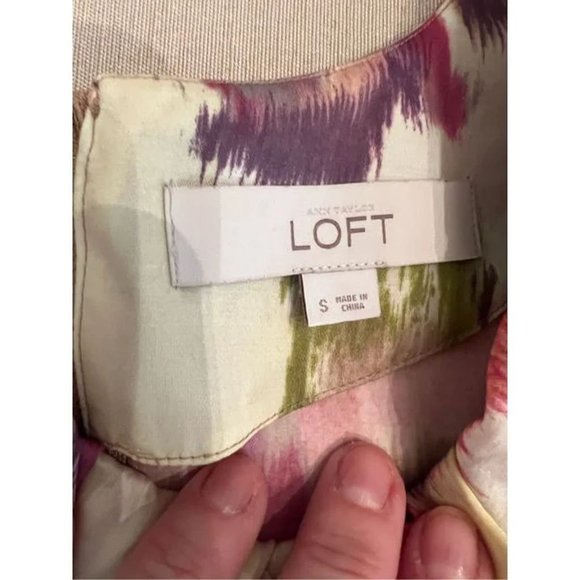 Ann Taylor floral blouse size small - Picture 4 of 4